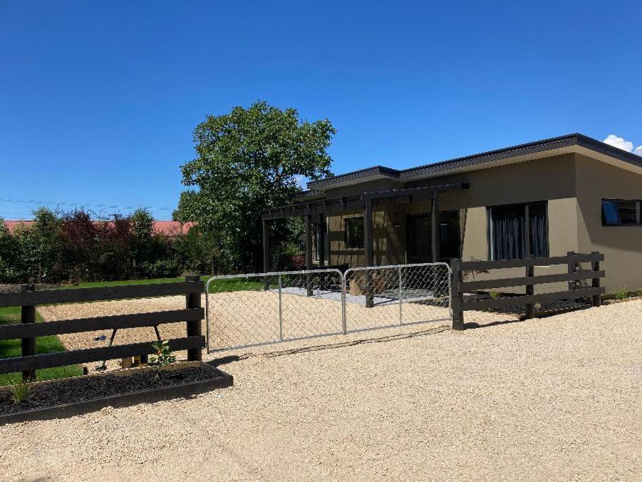 Country Retreats On Ranzau 0 Apartment Hope Bagian luar foto